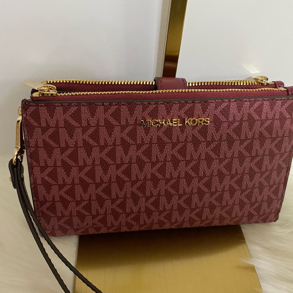 Michael Kors Wristlet Phone Wallet Burgundy - Picture 2 of 4